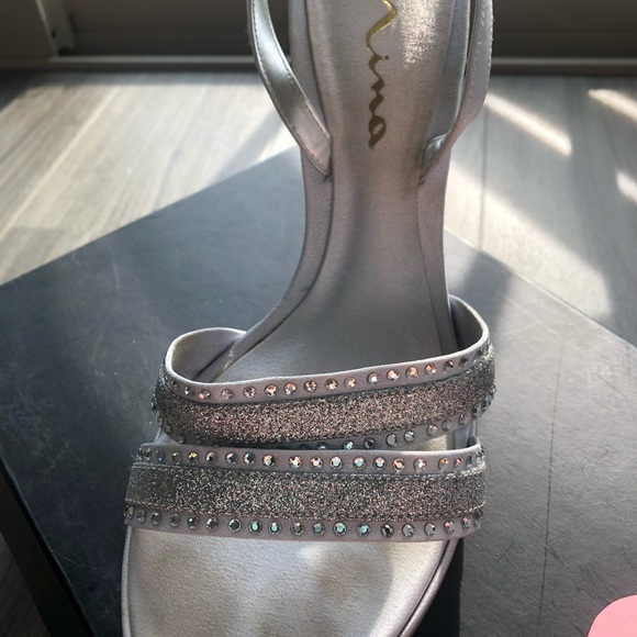 Nina silver luster heels - Picture 3 of 5